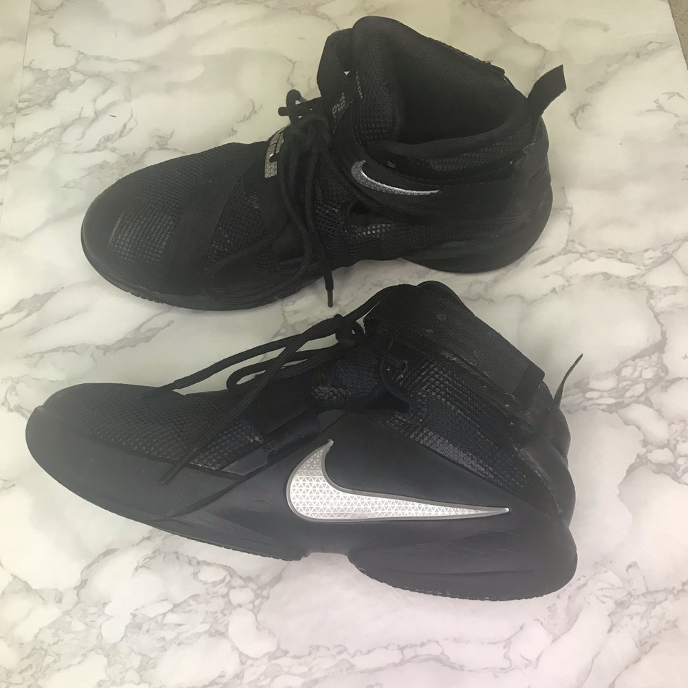 Nike LeBron Soldier IX 9 - Size 6